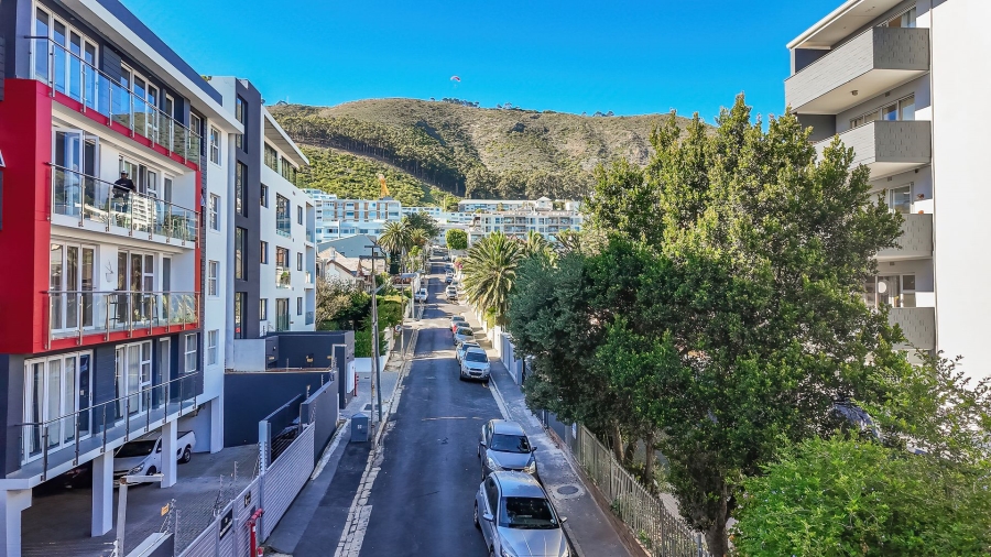 3 Bedroom Property for Sale in Sea Point Western Cape